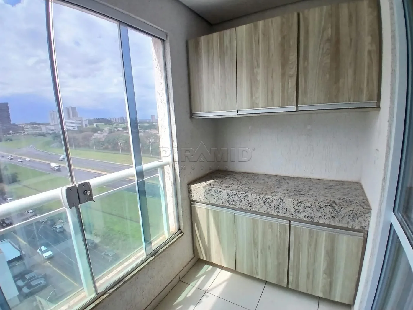 Alugar Apartamento / Padr&atilde;o em Ribeir&atilde;o Preto R$ 2.000,00 - Foto 4