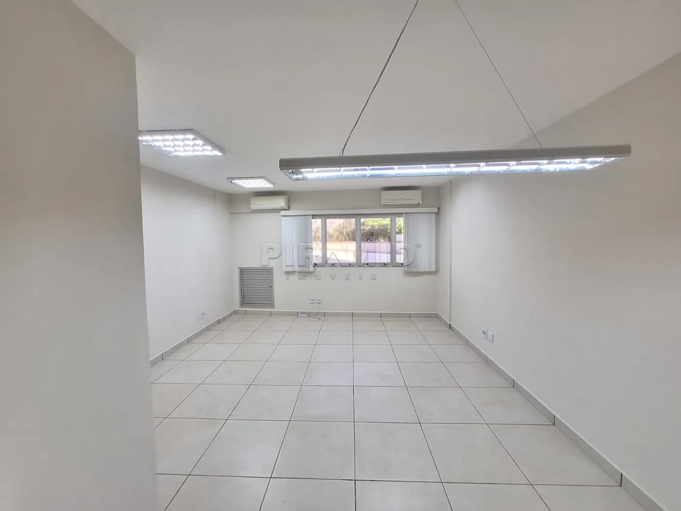 Alugar Comercial / Sala em Ribeir&atilde;o Preto R$ 2.000,00 - Foto 2