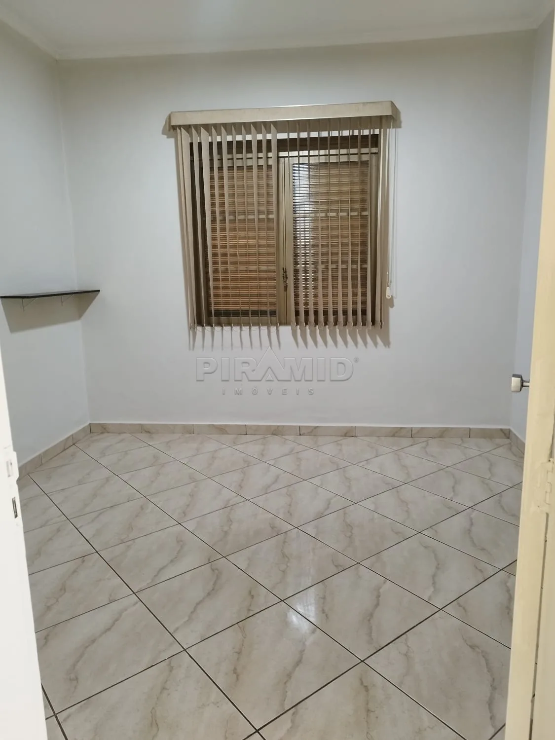 Comprar Casa / Padr&atilde;o em Ribeir&atilde;o Preto R$ 350.000,00 - Foto 5