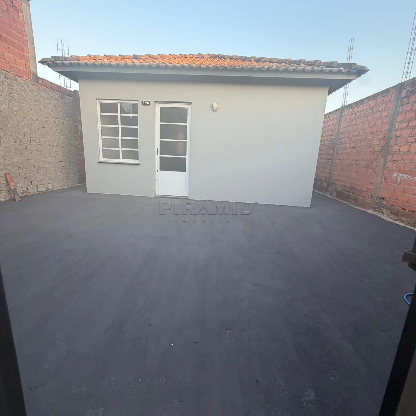 Comprar Casa / Padr&atilde;o em Ribeir&atilde;o Preto R$ 260.000,00 - Foto 1