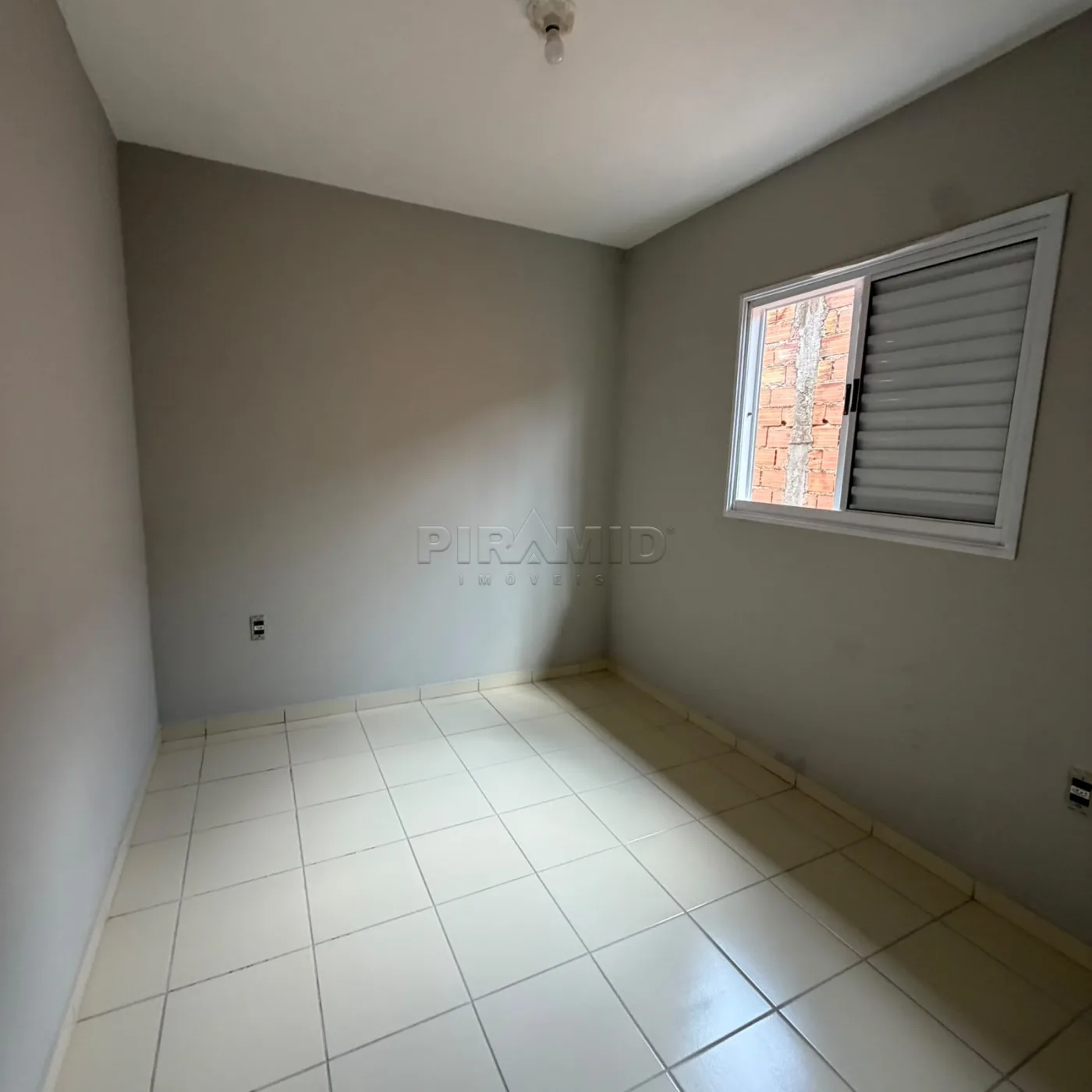 Comprar Casa / Padr&atilde;o em Ribeir&atilde;o Preto R$ 260.000,00 - Foto 4