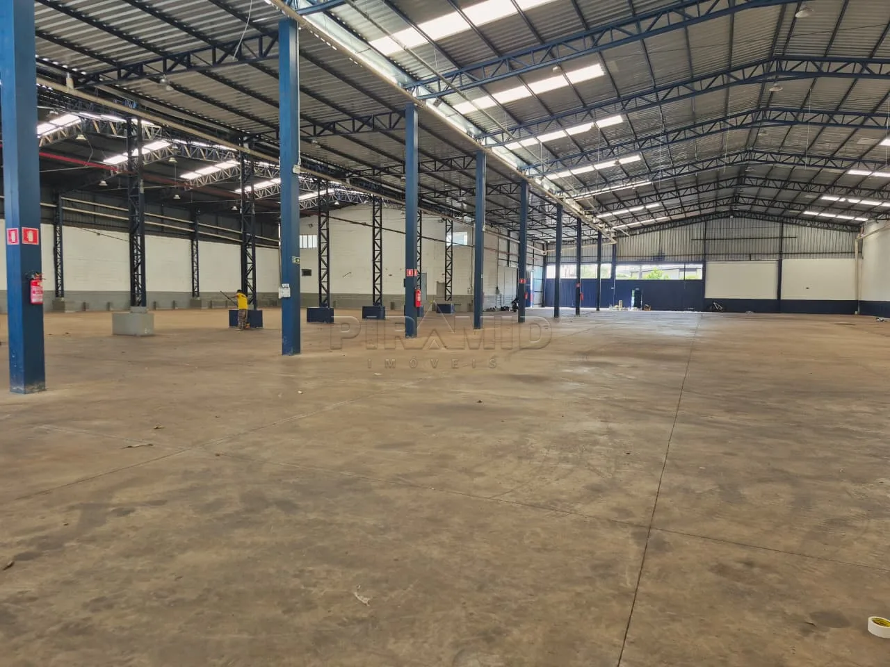 Alugar Comercial / Galp&atilde;o  Barrac&atilde;o em Ribeir&atilde;o Preto R$ 70.000,00 - Foto 1