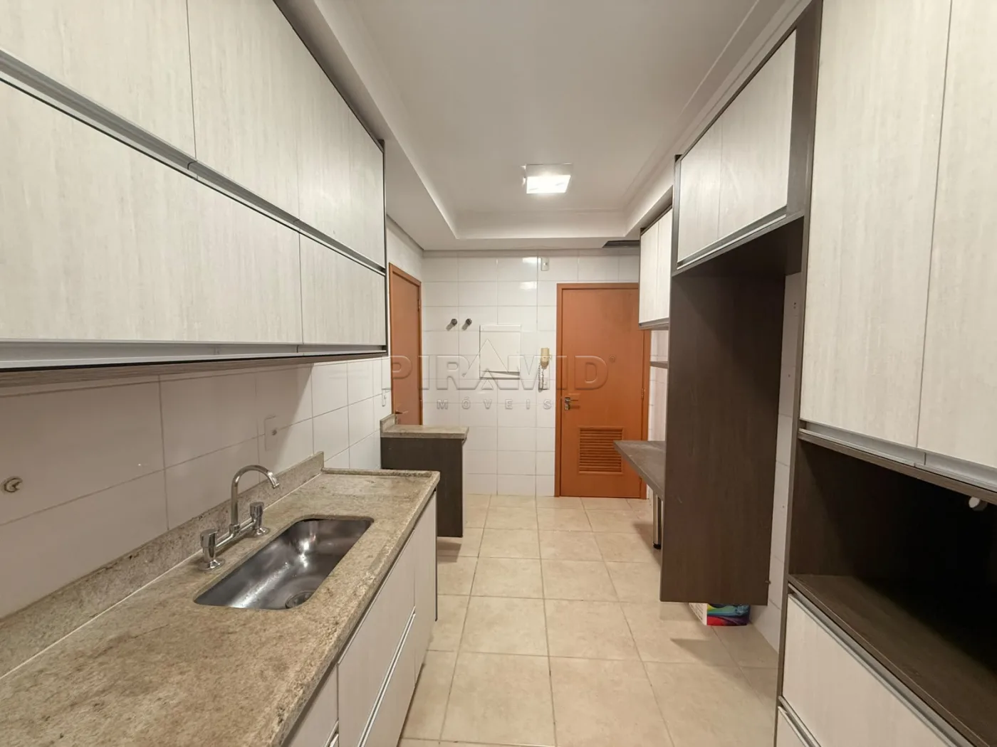 Alugar Apartamento / Padr&atilde;o em Ribeir&atilde;o Preto R$ 4.800,00 - Foto 17