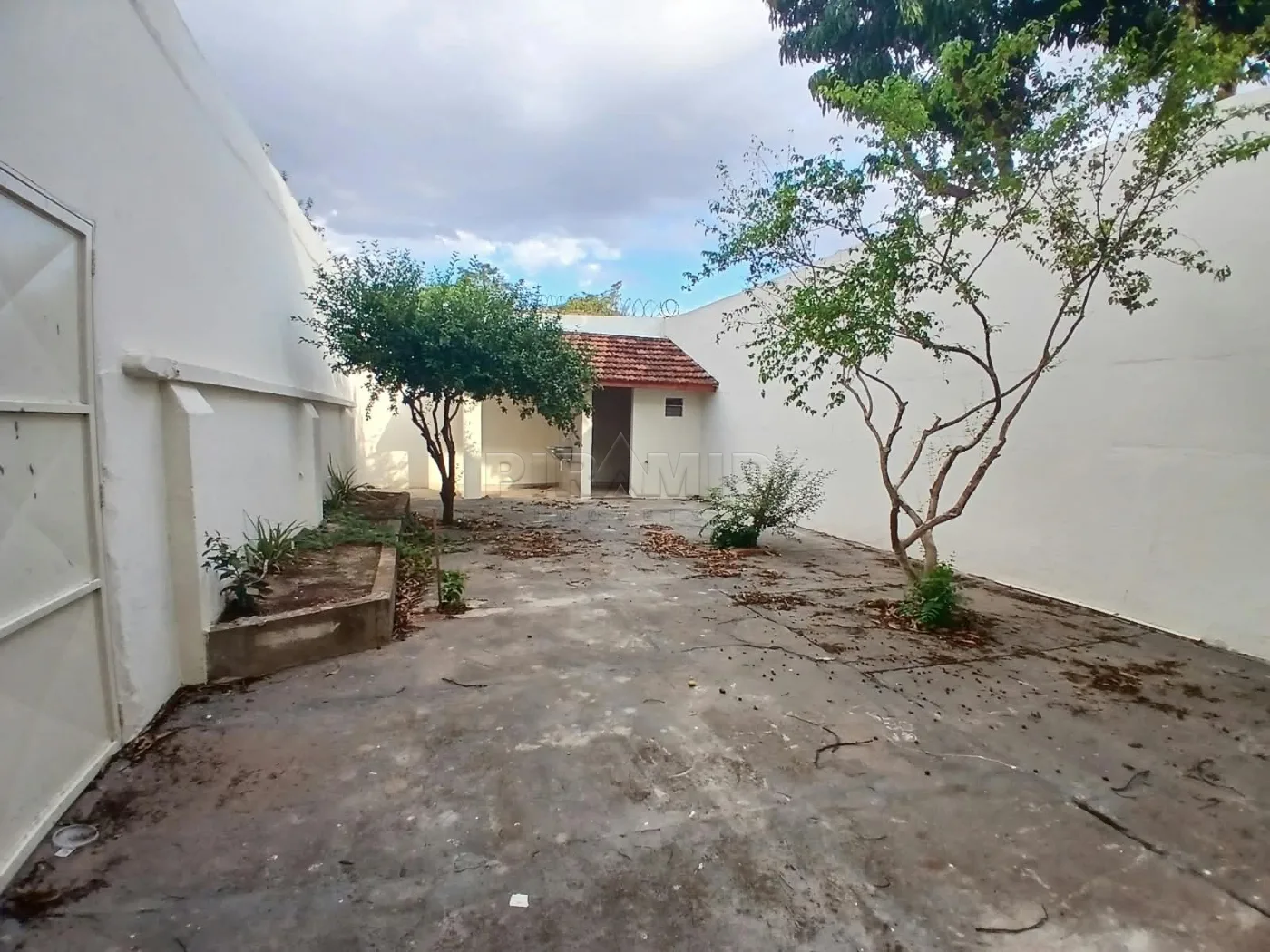 Alugar Casa / Padr&atilde;o em Ribeir&atilde;o Preto R$ 1.600,00 - Foto 2