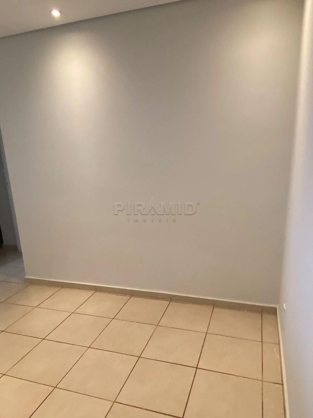 Alugar Apartamento / Padr&atilde;o em Ribeir&atilde;o Preto R$ 1.600,00 - Foto 2