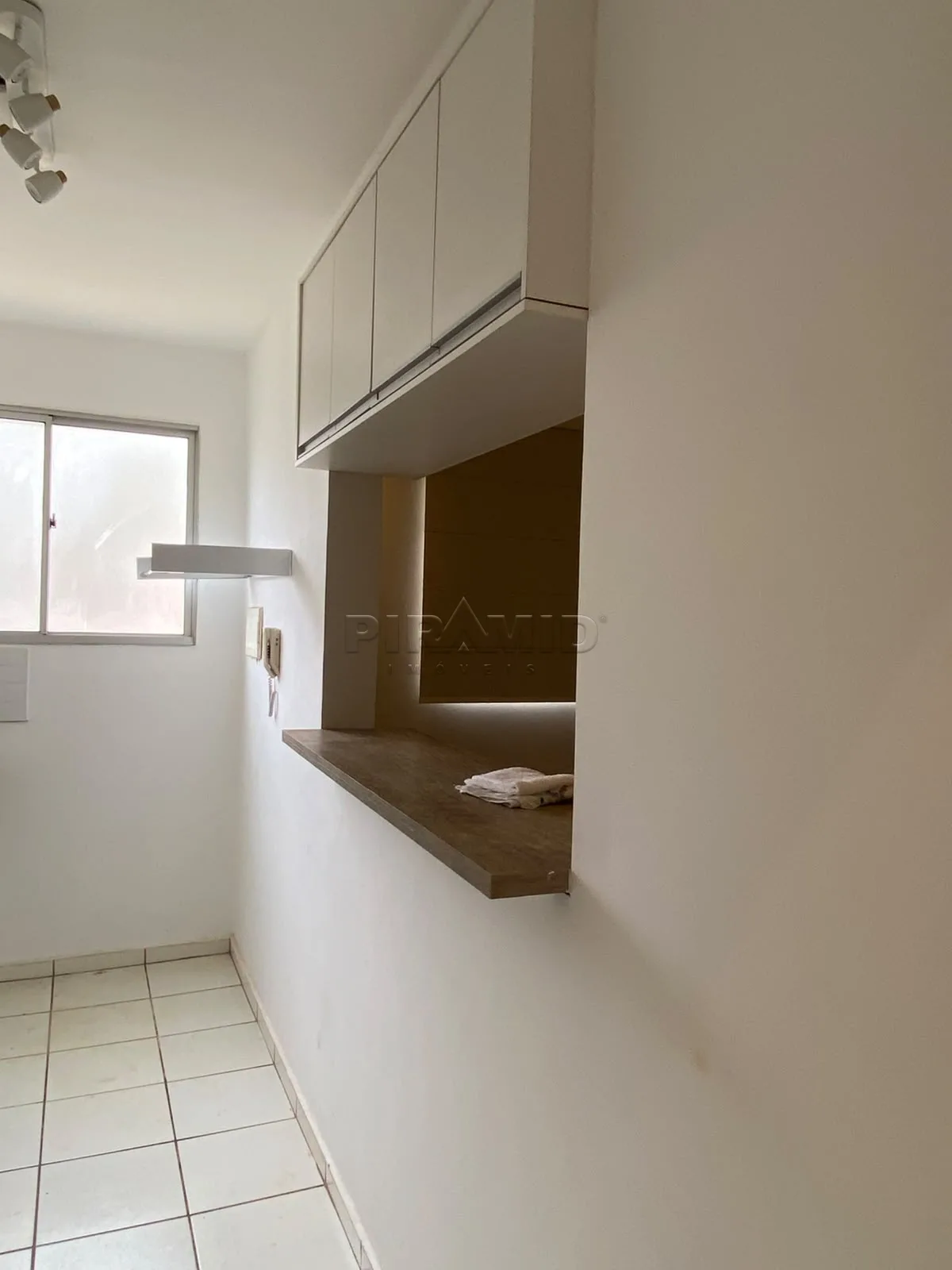 Alugar Apartamento / Padr&atilde;o em Ribeir&atilde;o Preto R$ 1.600,00 - Foto 3