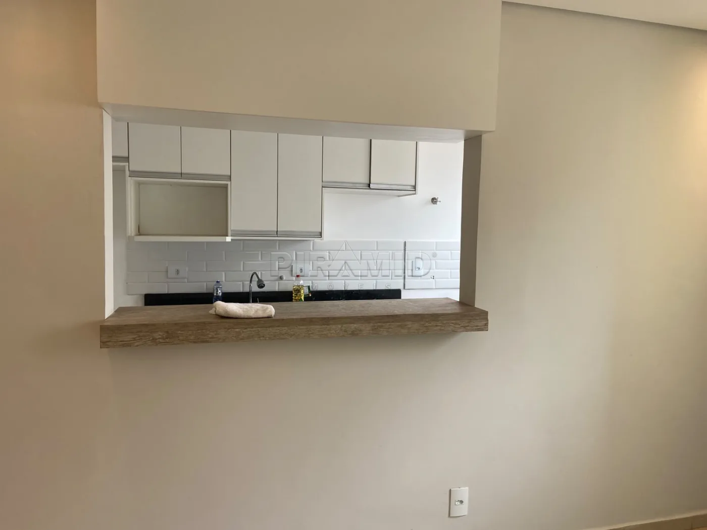Alugar Apartamento / Padr&atilde;o em Ribeir&atilde;o Preto R$ 1.600,00 - Foto 9