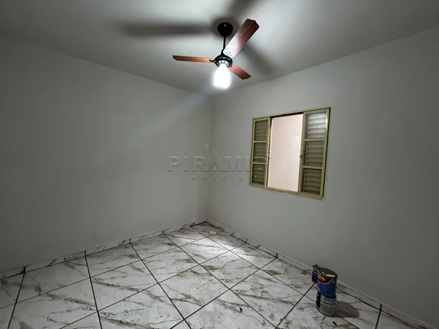 Alugar Casa / Padr&atilde;o em Ribeir&atilde;o Preto R$ 1.700,00 - Foto 1