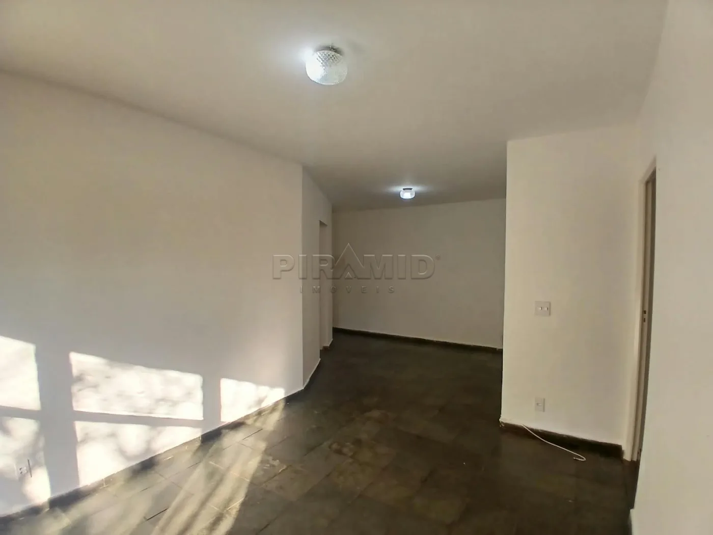 Alugar Apartamento / Padr&atilde;o em Ribeir&atilde;o Preto R$ 1.000,00 - Foto 3