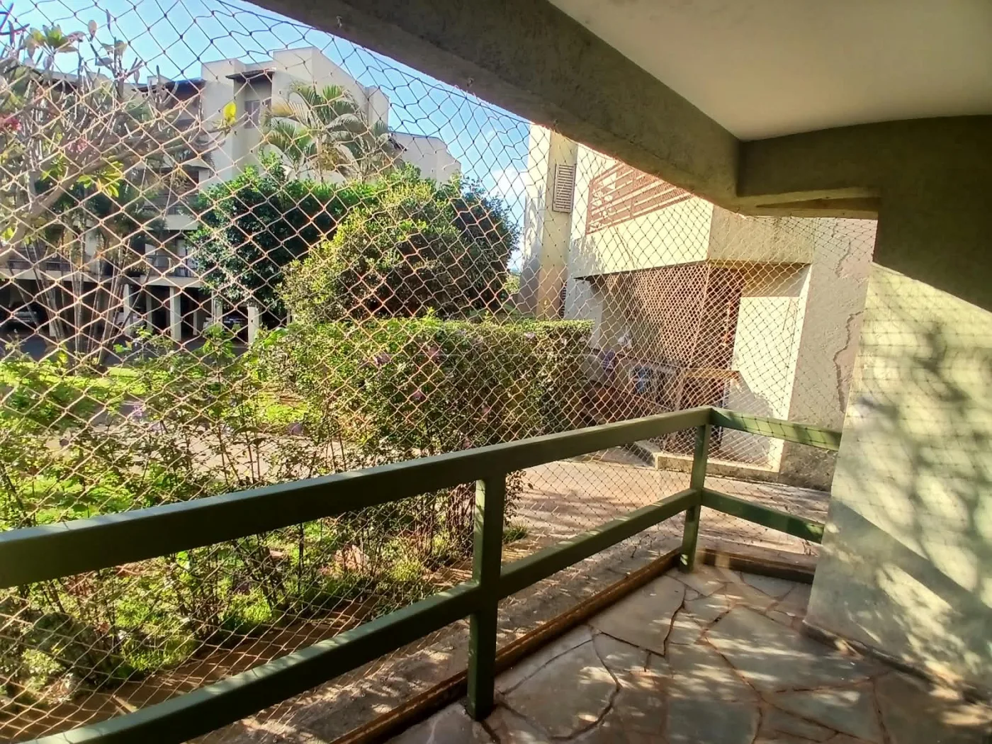 Alugar Apartamento / Padr&atilde;o em Ribeir&atilde;o Preto R$ 1.000,00 - Foto 4