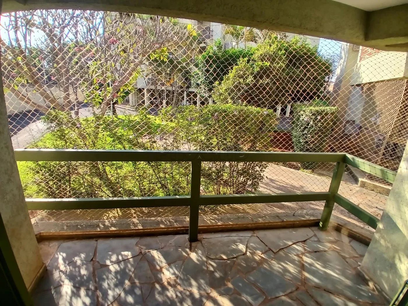Alugar Apartamento / Padr&atilde;o em Ribeir&atilde;o Preto R$ 1.000,00 - Foto 5