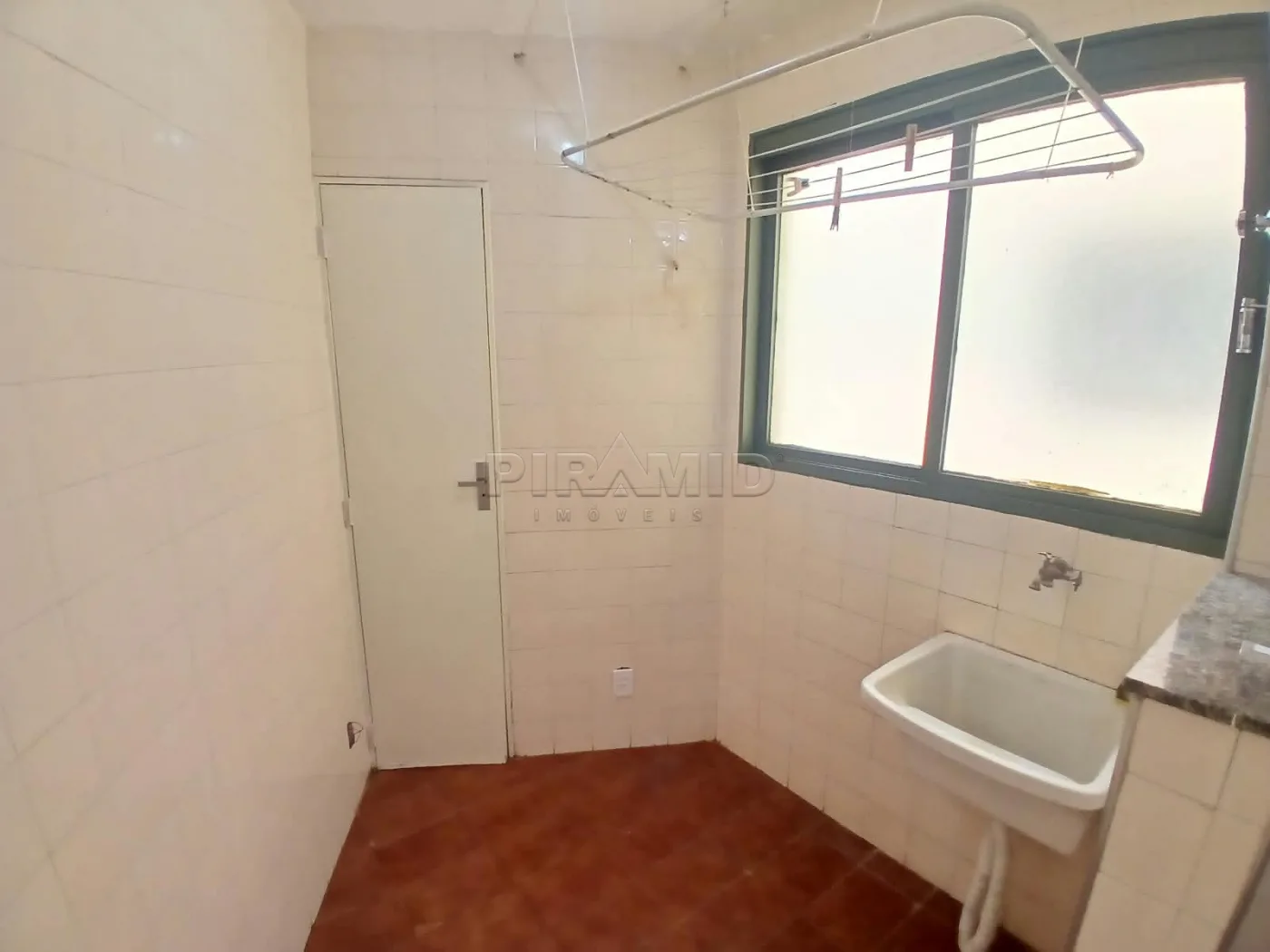 Alugar Apartamento / Padr&atilde;o em Ribeir&atilde;o Preto R$ 1.000,00 - Foto 13