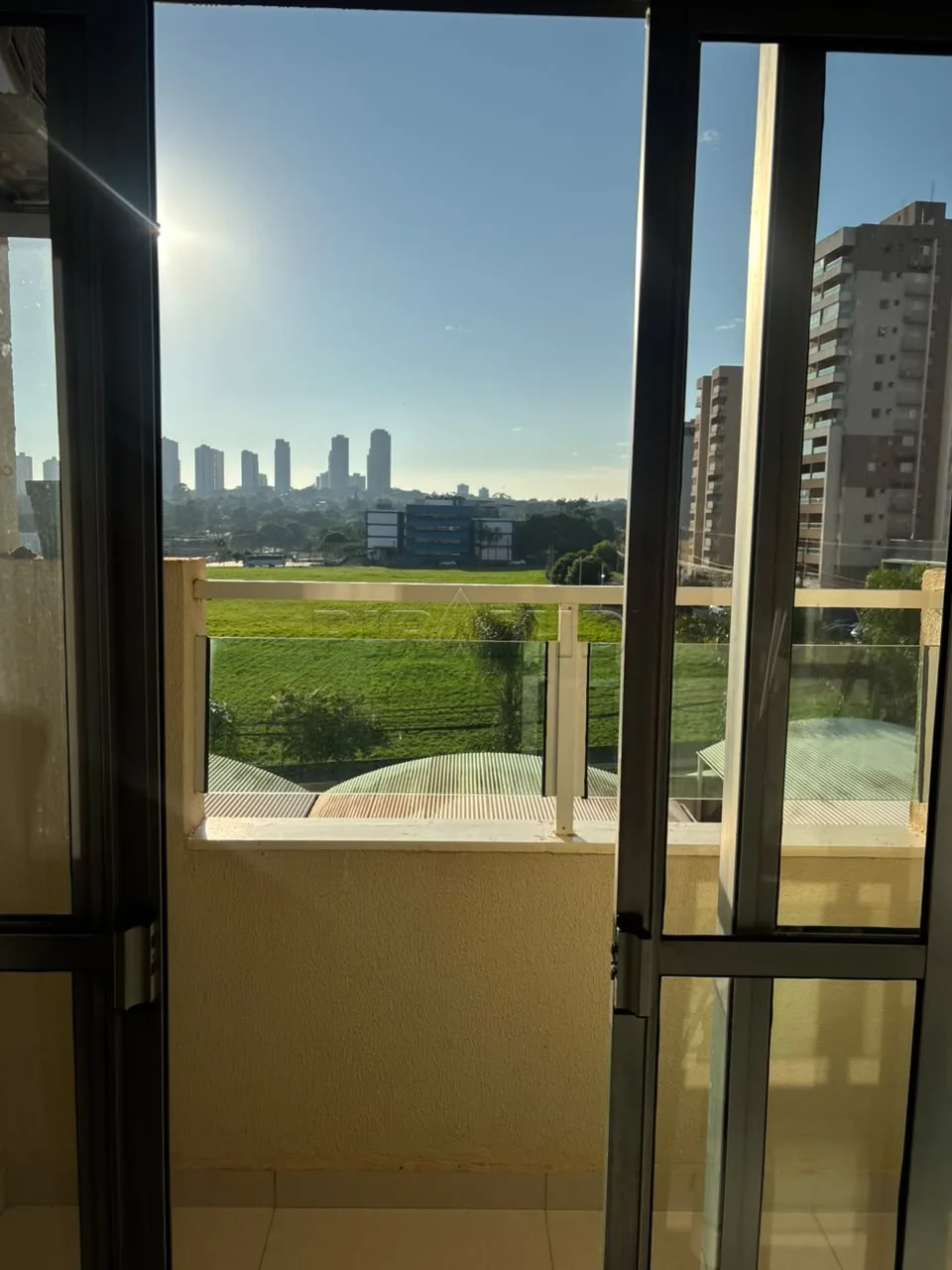 Alugar Apartamento / Padr&atilde;o em Ribeir&atilde;o Preto R$ 2.250,00 - Foto 3