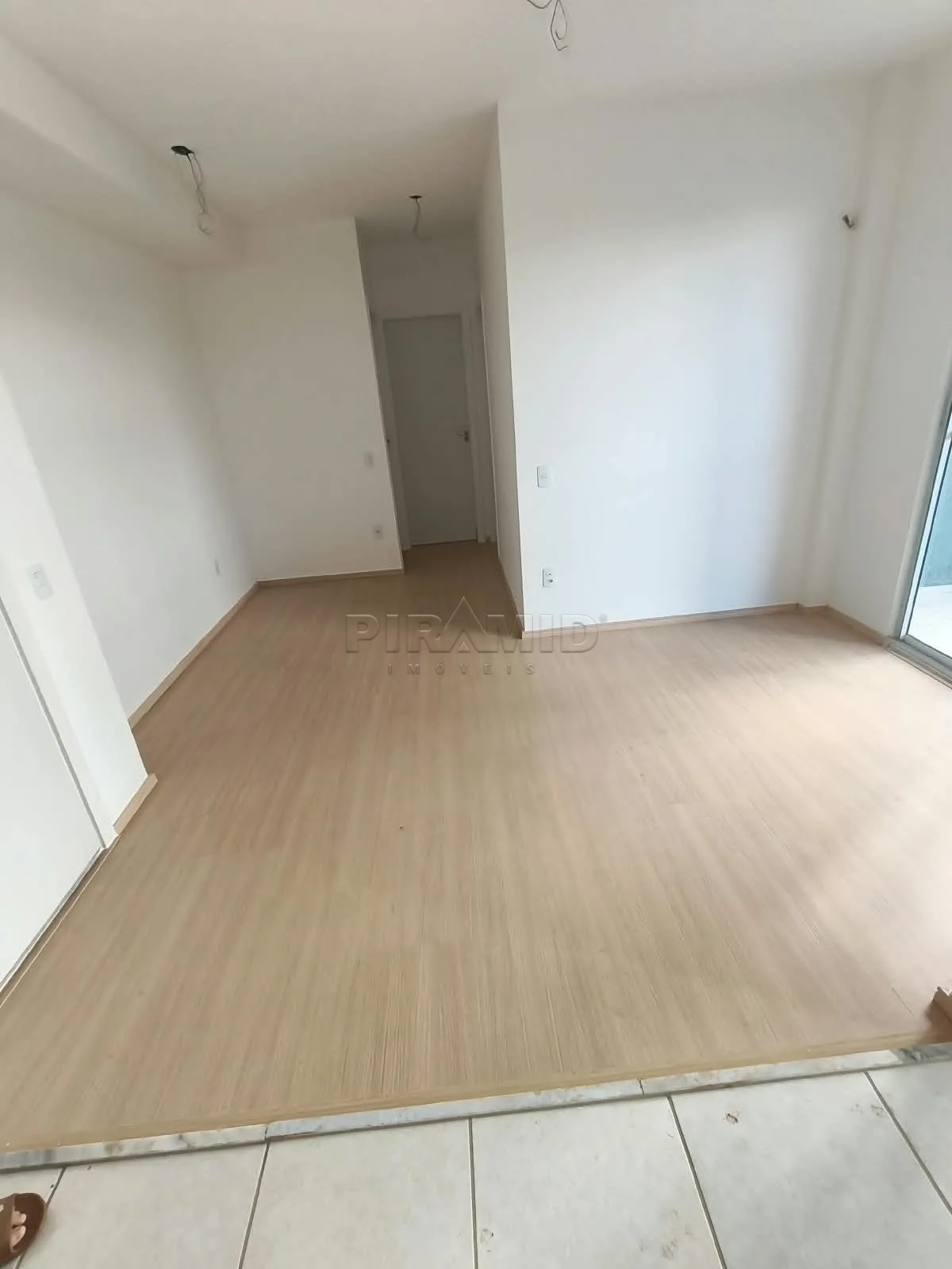 Alugar Apartamento / Padr&atilde;o em Ribeir&atilde;o Preto R$ 1.750,00 - Foto 4