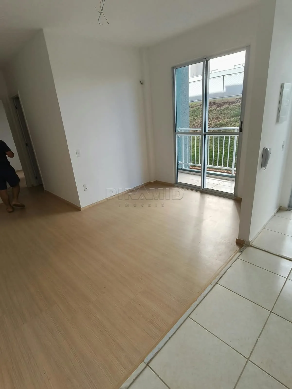 Alugar Apartamento / Padr&atilde;o em Ribeir&atilde;o Preto R$ 1.750,00 - Foto 1