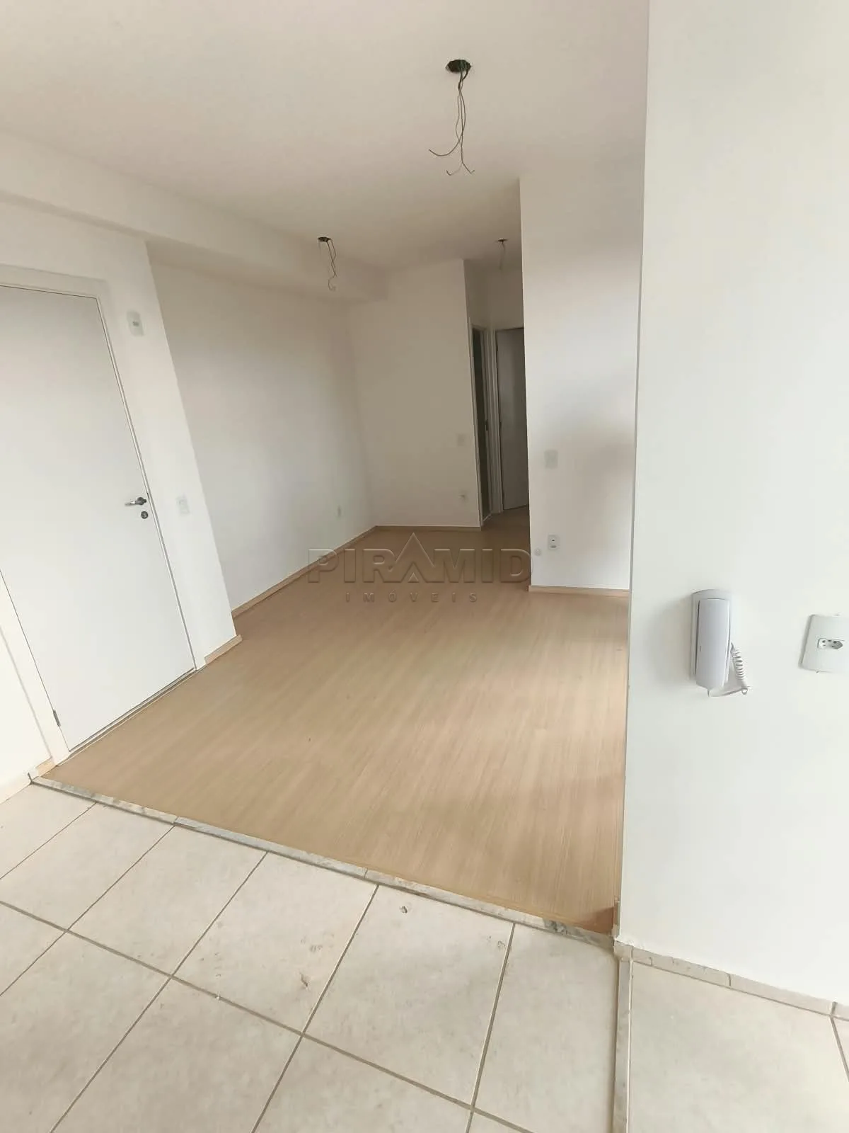 Alugar Apartamento / Padr&atilde;o em Ribeir&atilde;o Preto R$ 1.750,00 - Foto 3