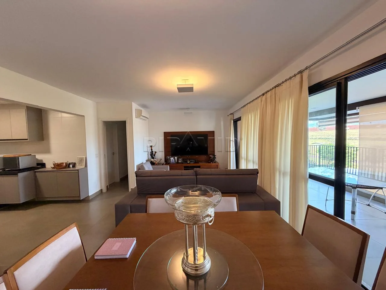 Alugar Apartamento / Padr&atilde;o em Ribeir&atilde;o Preto R$ 6.500,00 - Foto 2