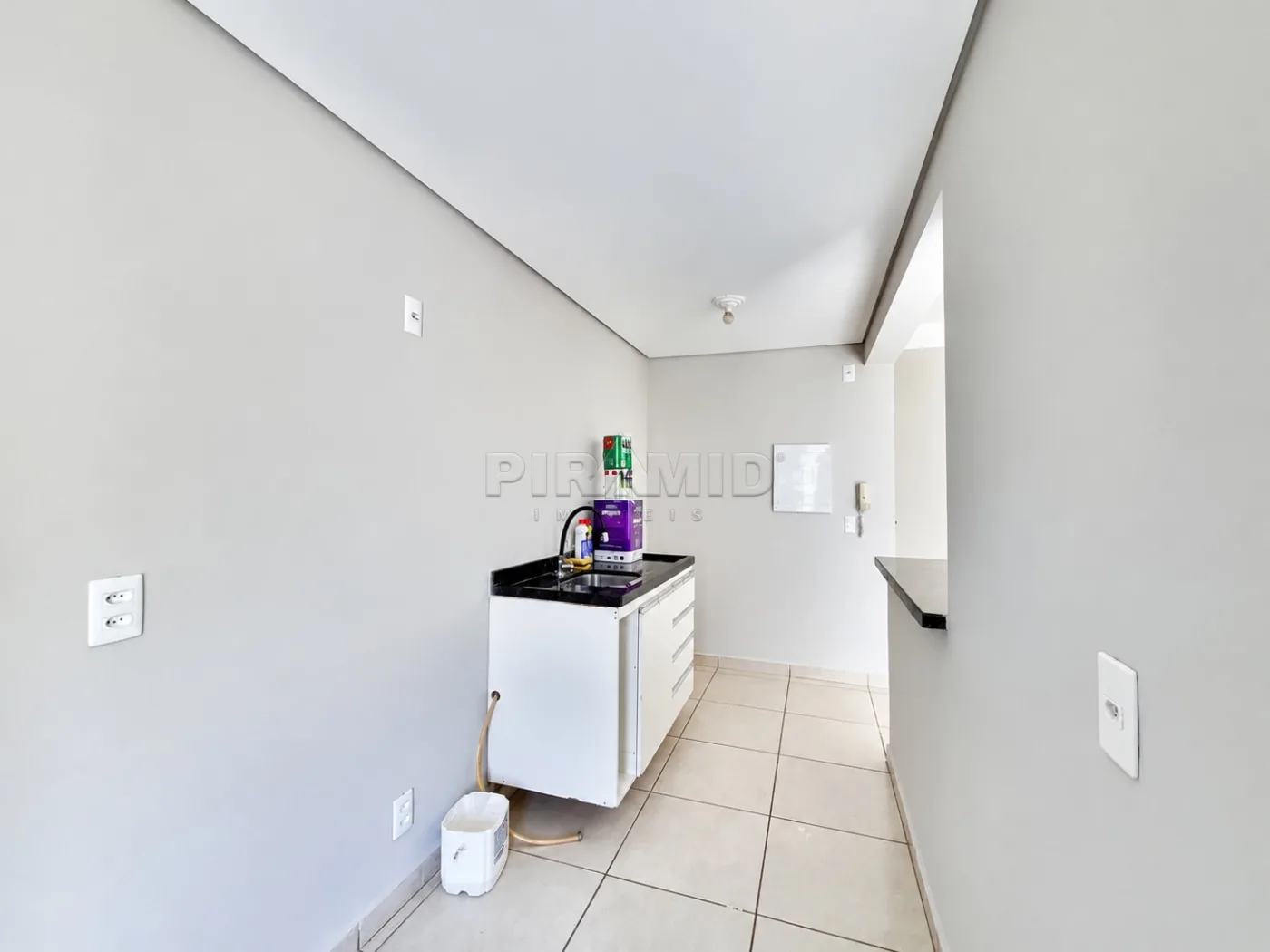Alugar Apartamento / Padr&atilde;o em Ribeir&atilde;o Preto R$ 1.550,00 - Foto 5
