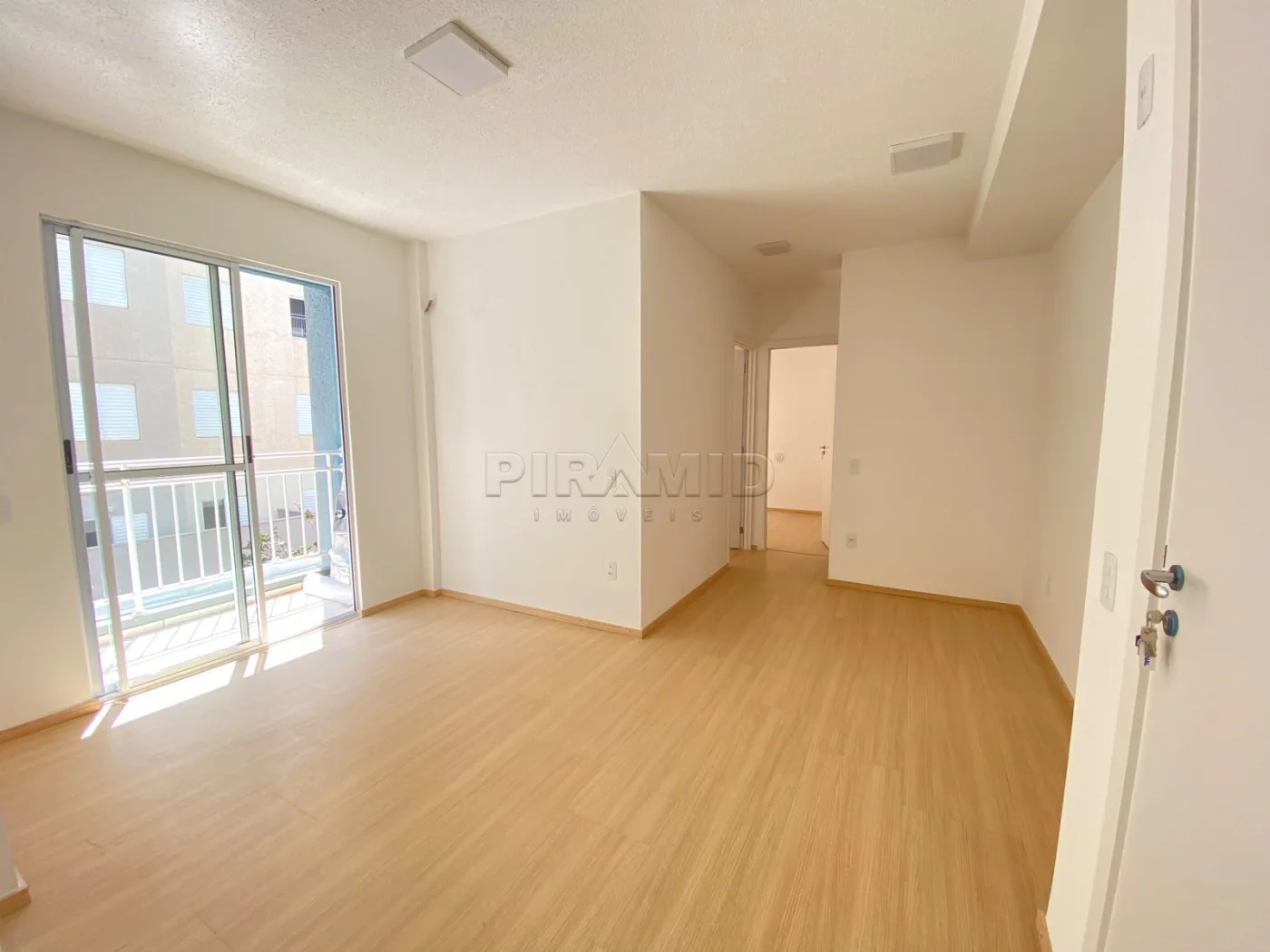 Alugar Apartamento / Padr&atilde;o em Ribeir&atilde;o Preto R$ 1.900,00 - Foto 1