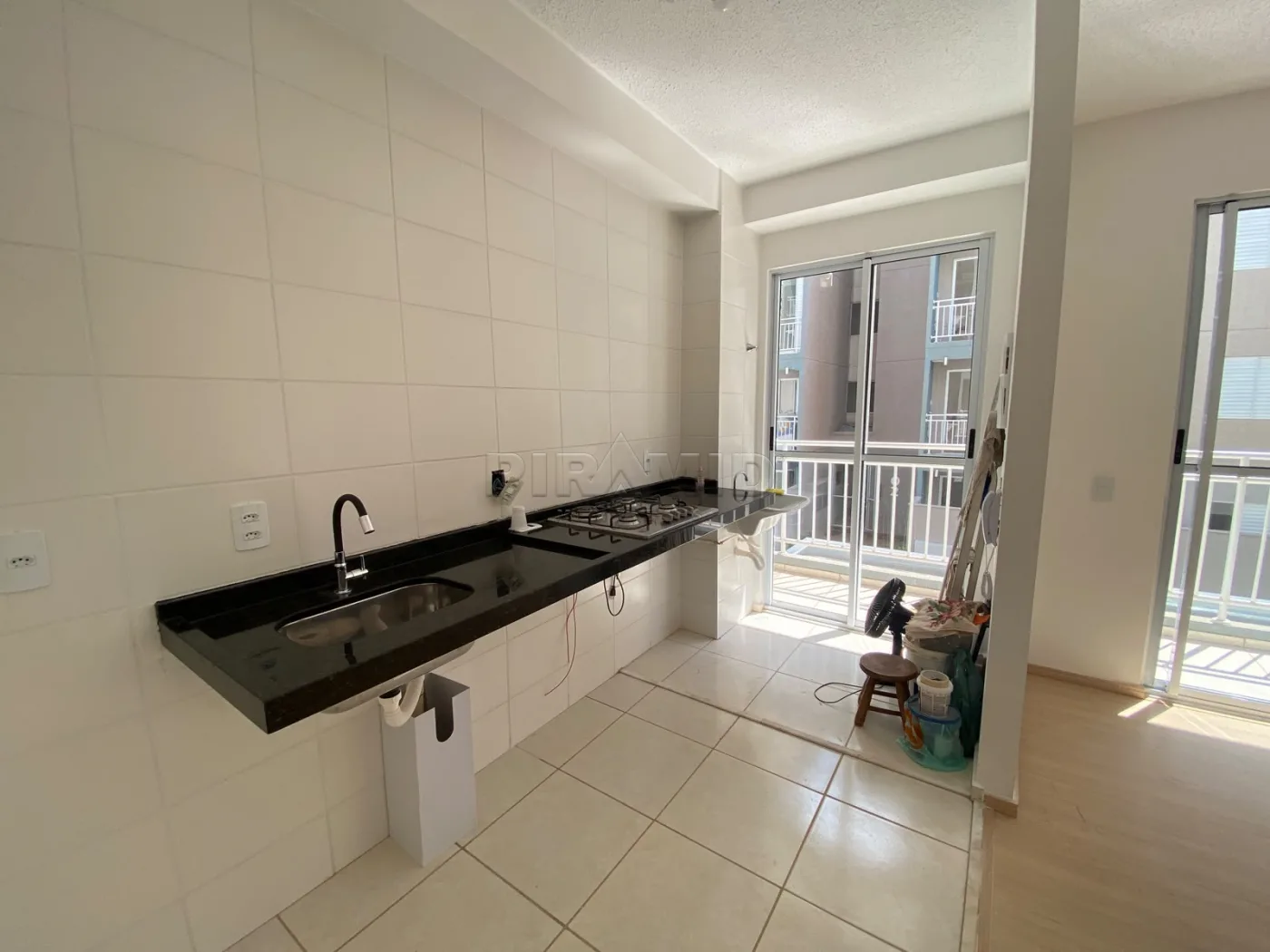 Alugar Apartamento / Padr&atilde;o em Ribeir&atilde;o Preto R$ 1.900,00 - Foto 3