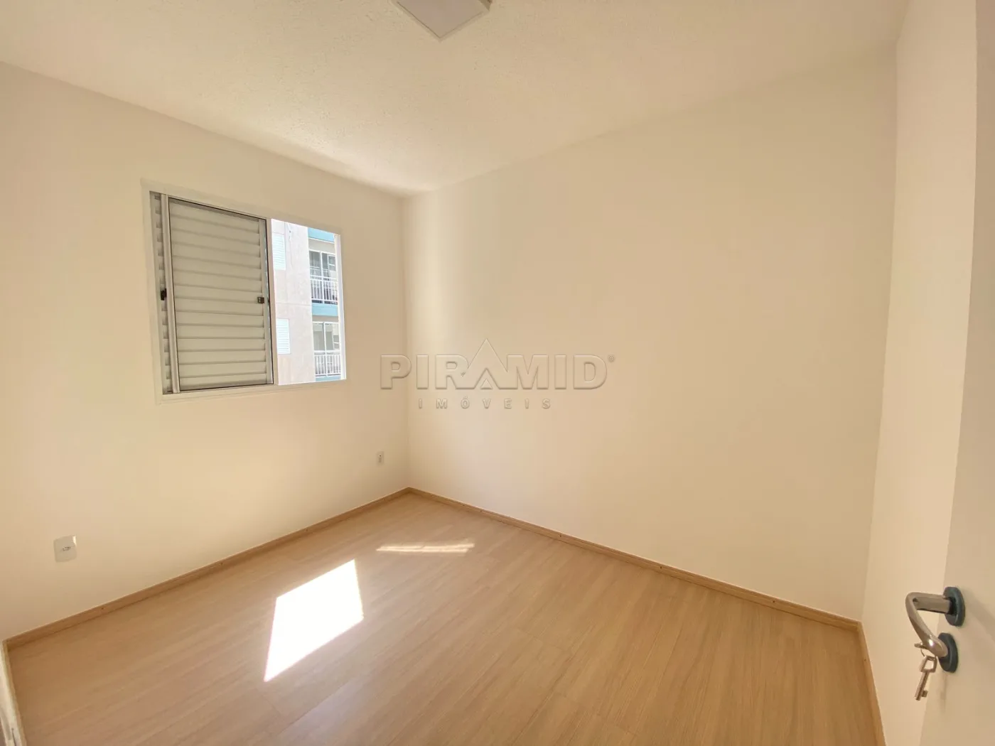 Alugar Apartamento / Padr&atilde;o em Ribeir&atilde;o Preto R$ 1.900,00 - Foto 12