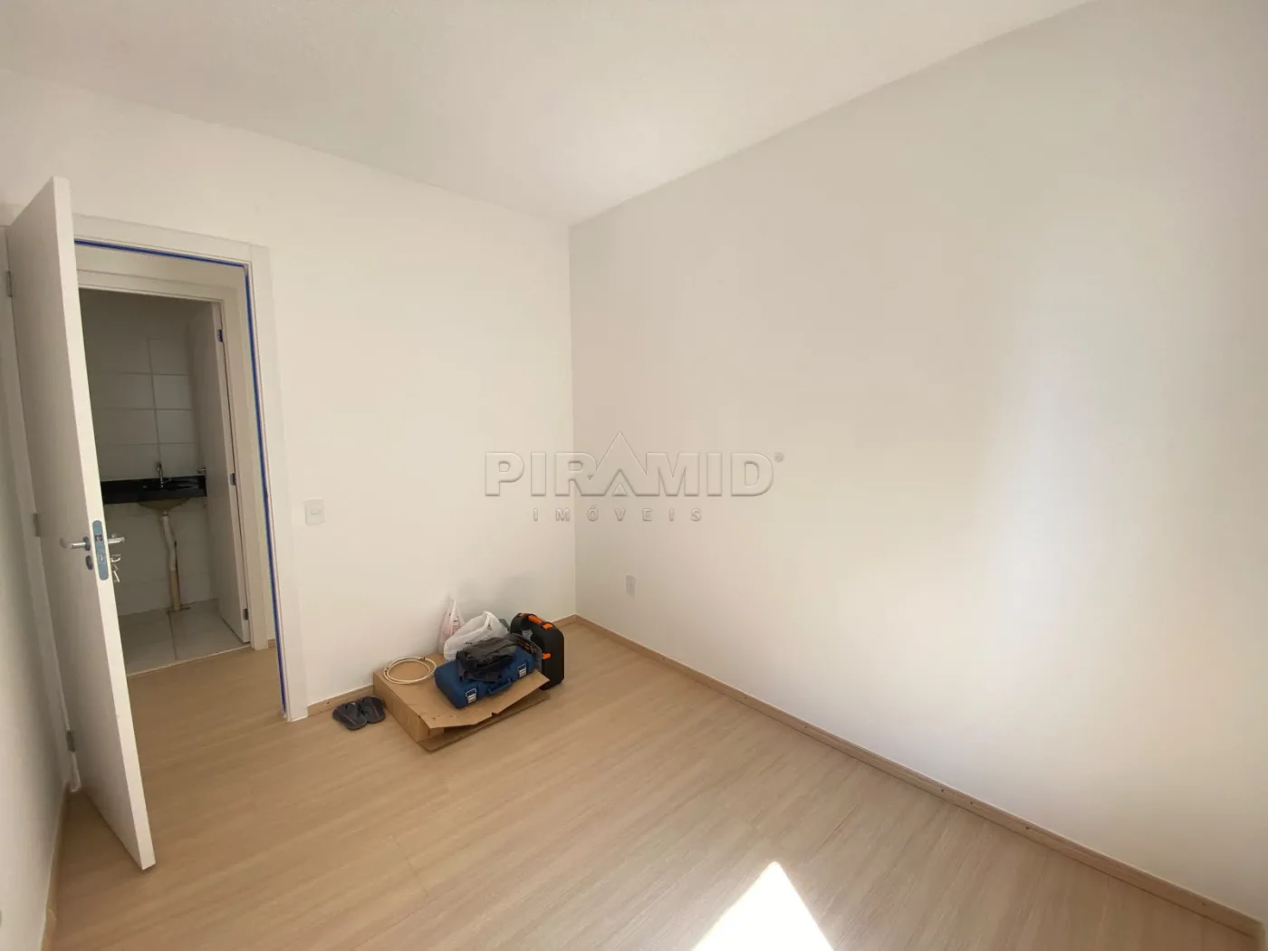 Alugar Apartamento / Padr&atilde;o em Ribeir&atilde;o Preto R$ 1.900,00 - Foto 17