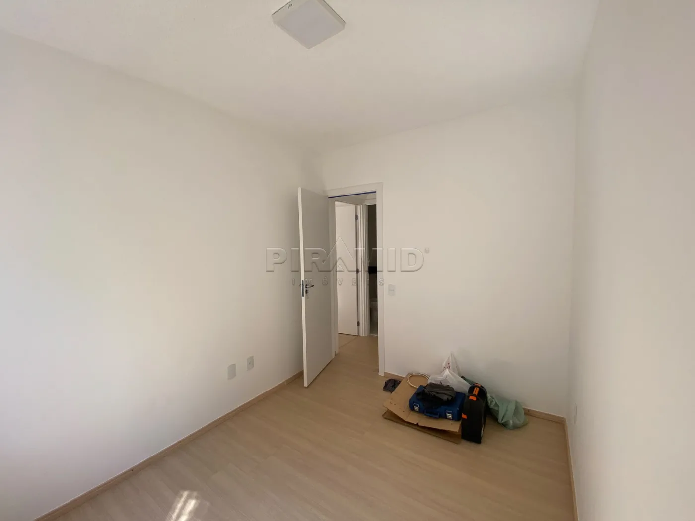 Alugar Apartamento / Padr&atilde;o em Ribeir&atilde;o Preto R$ 1.900,00 - Foto 18