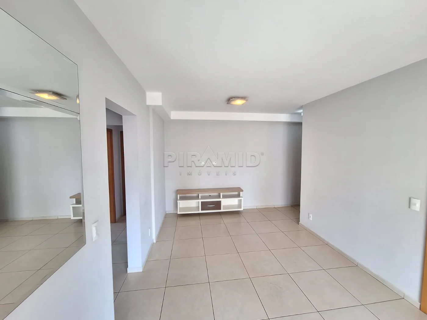 Alugar Apartamento / Padr&atilde;o em Ribeir&atilde;o Preto R$ 2.500,00 - Foto 3