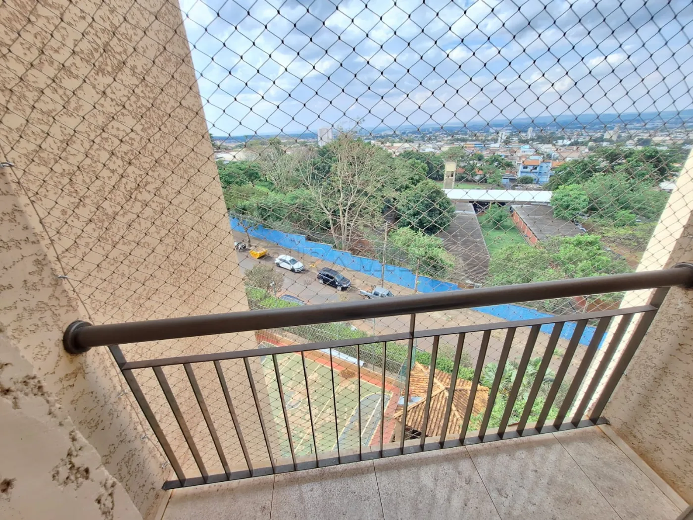 Alugar Apartamento / Padr&atilde;o em Ribeir&atilde;o Preto R$ 1.700,00 - Foto 5