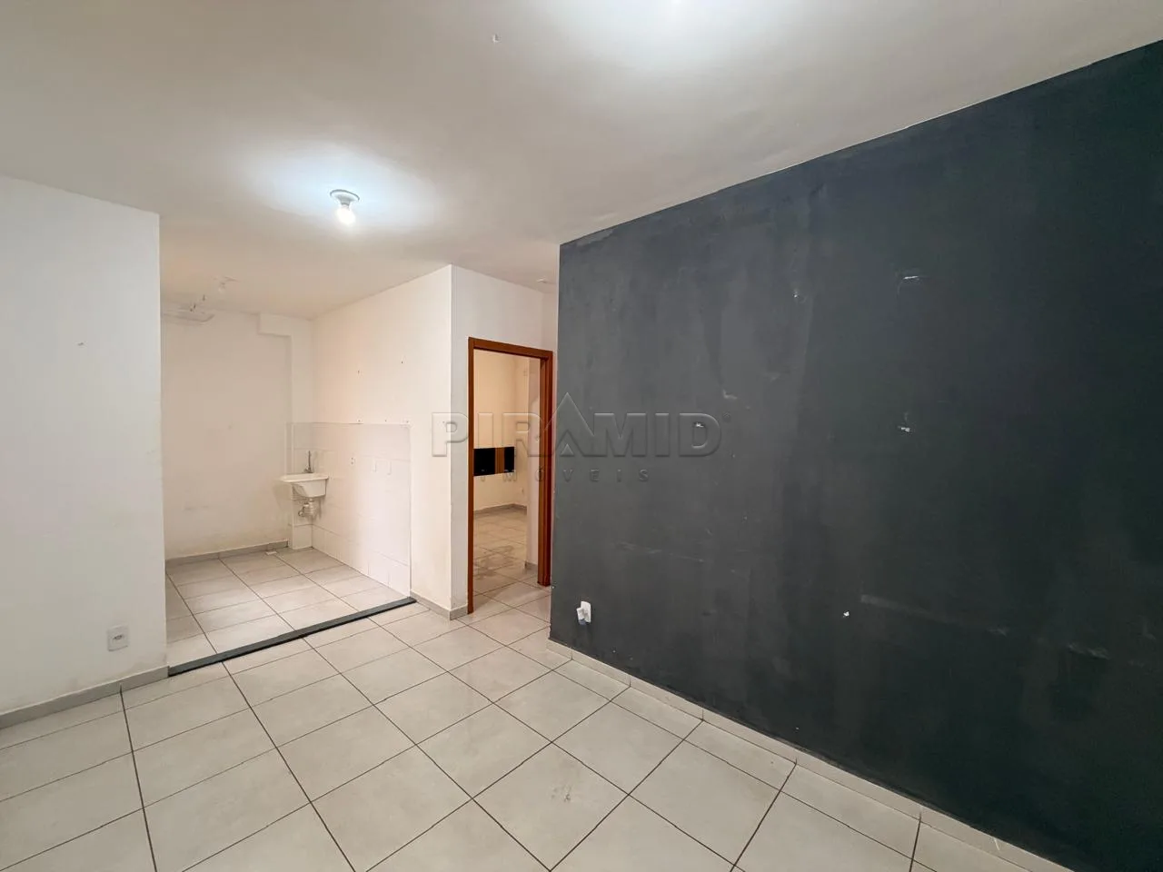 Alugar Apartamento / Padr&atilde;o em Ribeir&atilde;o Preto R$ 1.150,00 - Foto 1
