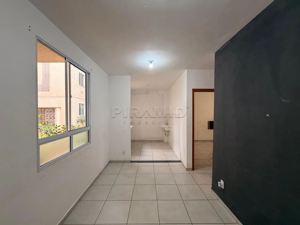 Alugar Apartamento / Padr&atilde;o em Ribeir&atilde;o Preto R$ 1.150,00 - Foto 2