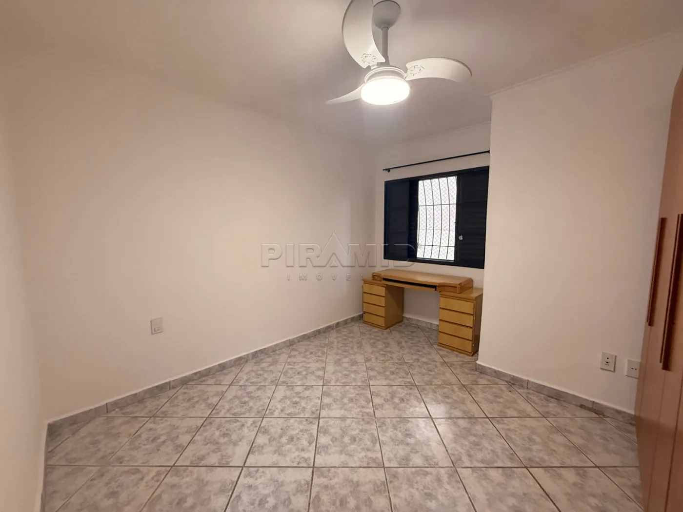Alugar Apartamento / Padr&atilde;o em Ribeir&atilde;o Preto R$ 2.100,00 - Foto 12