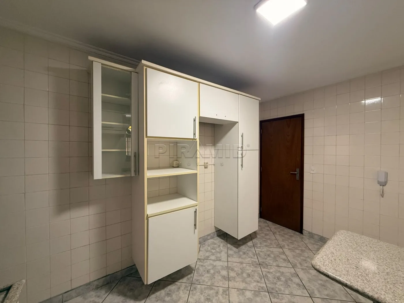 Alugar Apartamento / Padr&atilde;o em Ribeir&atilde;o Preto R$ 2.100,00 - Foto 16