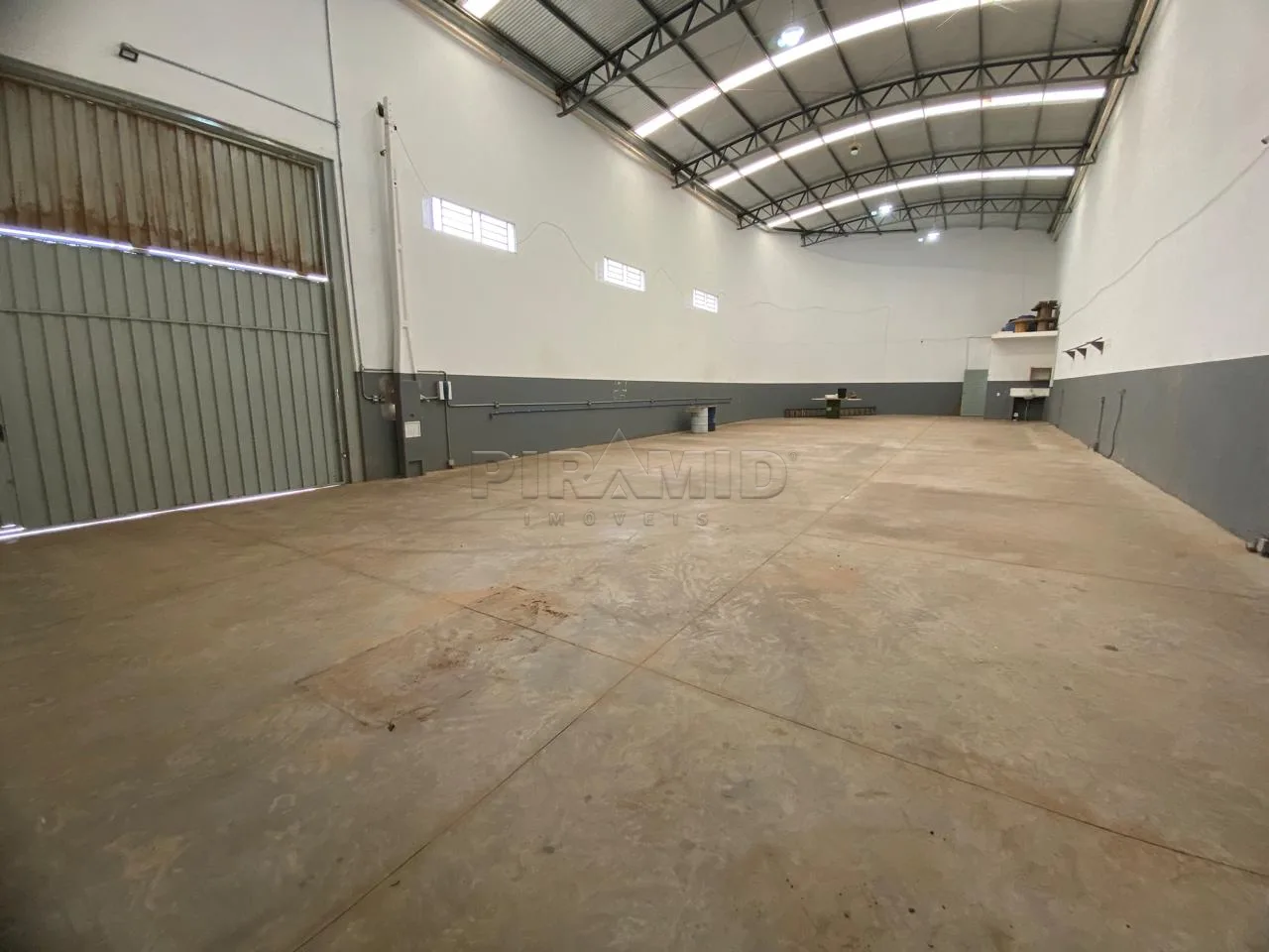 Alugar Comercial / Sal&atilde;o em Ribeir&atilde;o Preto R$ 5.500,00 - Foto 1