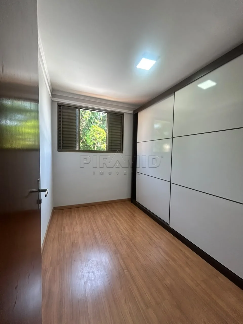 Comprar Apartamento / Padr&atilde;o em Ribeir&atilde;o Preto R$ 185.000,00 - Foto 4