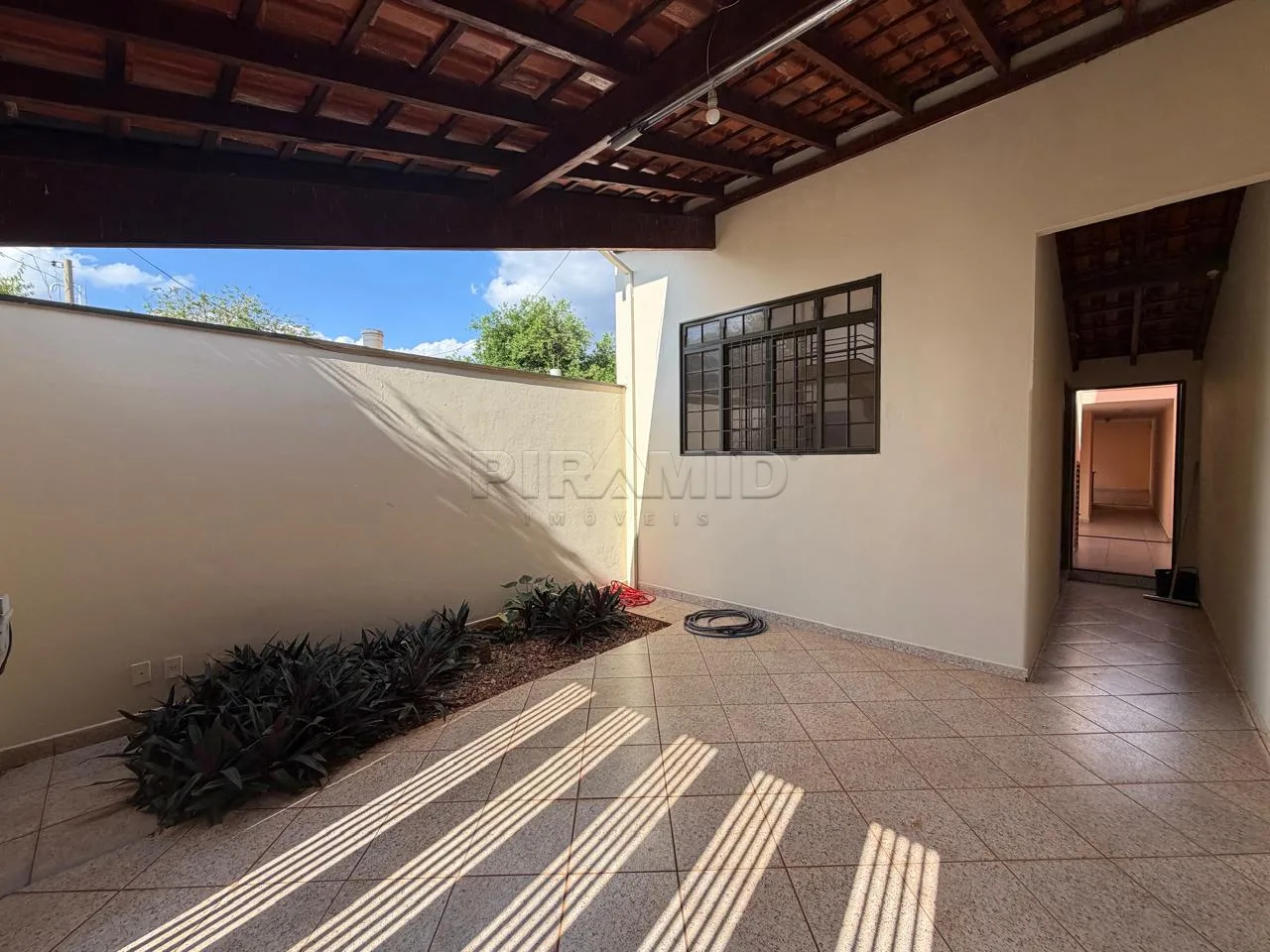 Comprar Casa / Padr&atilde;o em Ribeir&atilde;o Preto R$ 390.000,00 - Foto 1