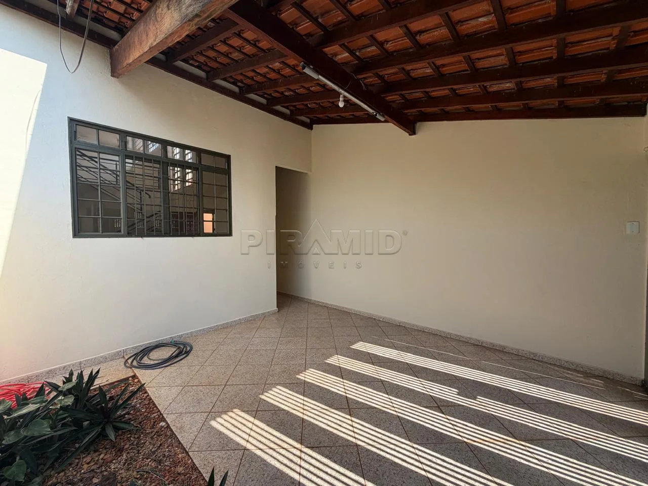 Comprar Casa / Padr&atilde;o em Ribeir&atilde;o Preto R$ 390.000,00 - Foto 2