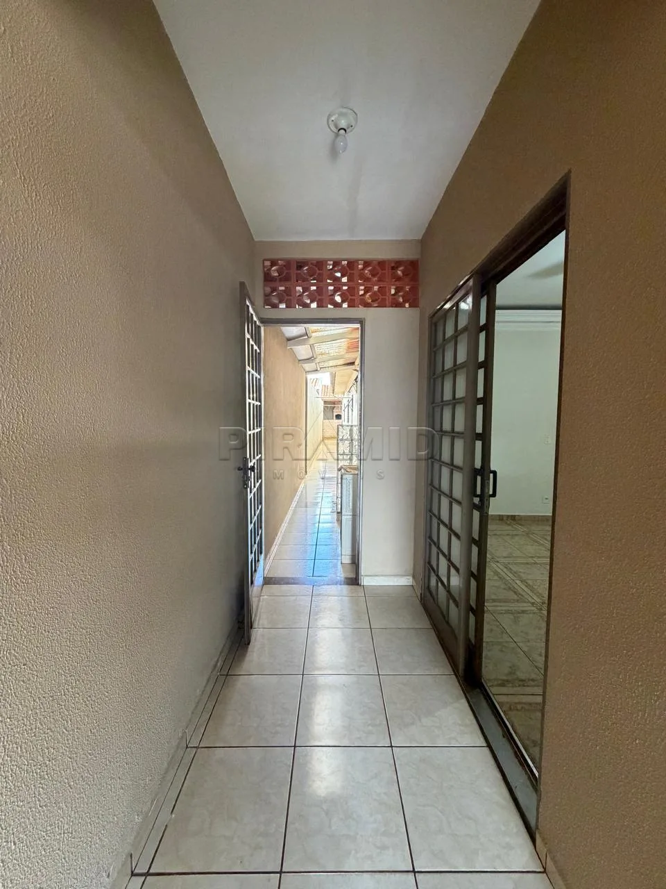 Alugar Casa / Padr&atilde;o em Ribeir&atilde;o Preto R$ 2.500,00 - Foto 1