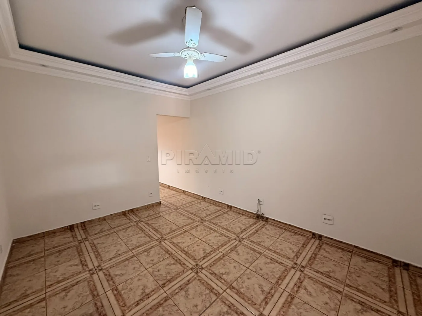 Alugar Casa / Padr&atilde;o em Ribeir&atilde;o Preto R$ 2.500,00 - Foto 4