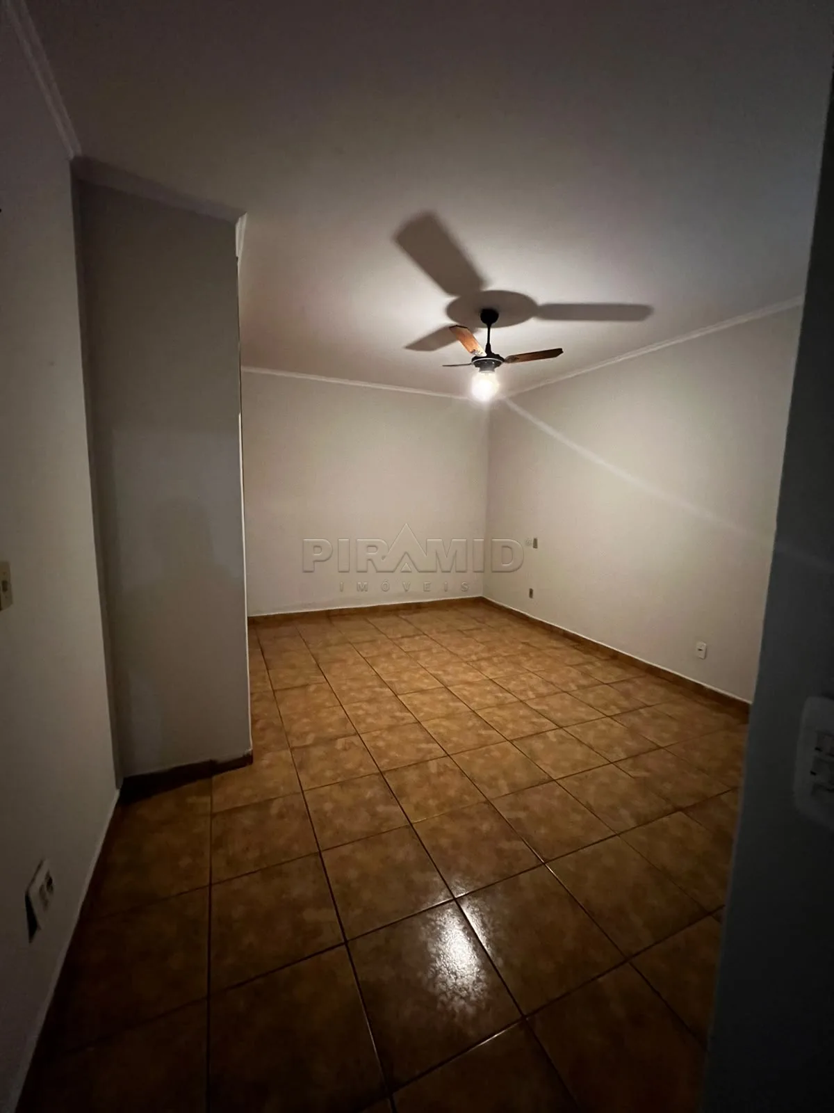 Alugar Casa / Padr&atilde;o em Ribeir&atilde;o Preto R$ 3.500,00 - Foto 15