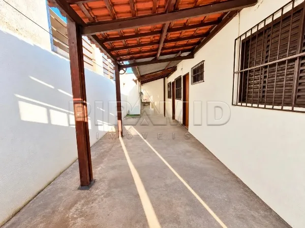 Alugar Casa / Padr&atilde;o em Ribeir&atilde;o Preto R$ 1.550,00 - Foto 1