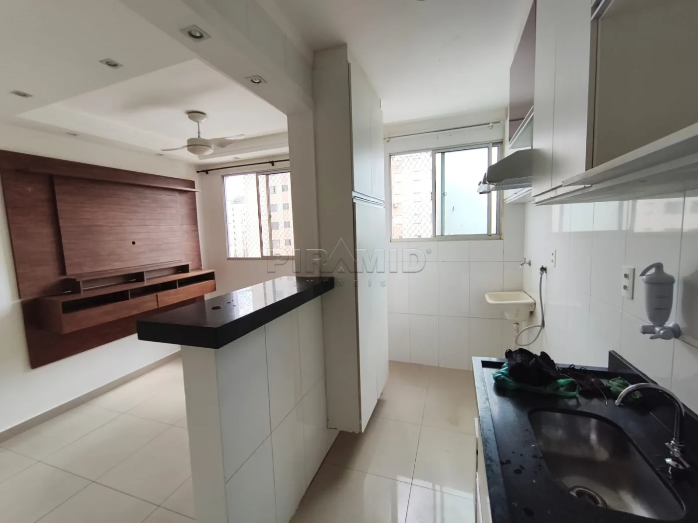 Alugar Apartamento / Padr&atilde;o em Ribeir&atilde;o Preto R$ 1.750,00 - Foto 2