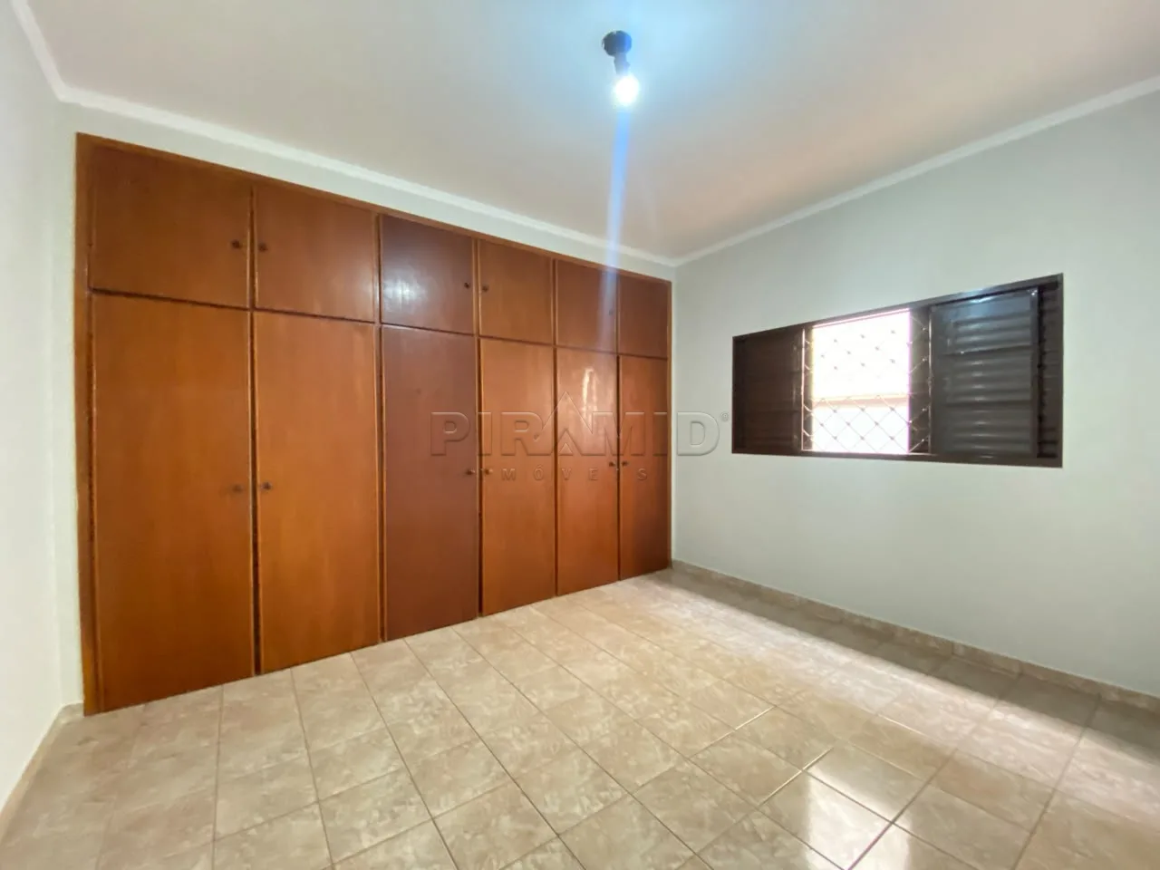 Alugar Casa / Padr&atilde;o em Ribeir&atilde;o Preto R$ 2.650,00 - Foto 10