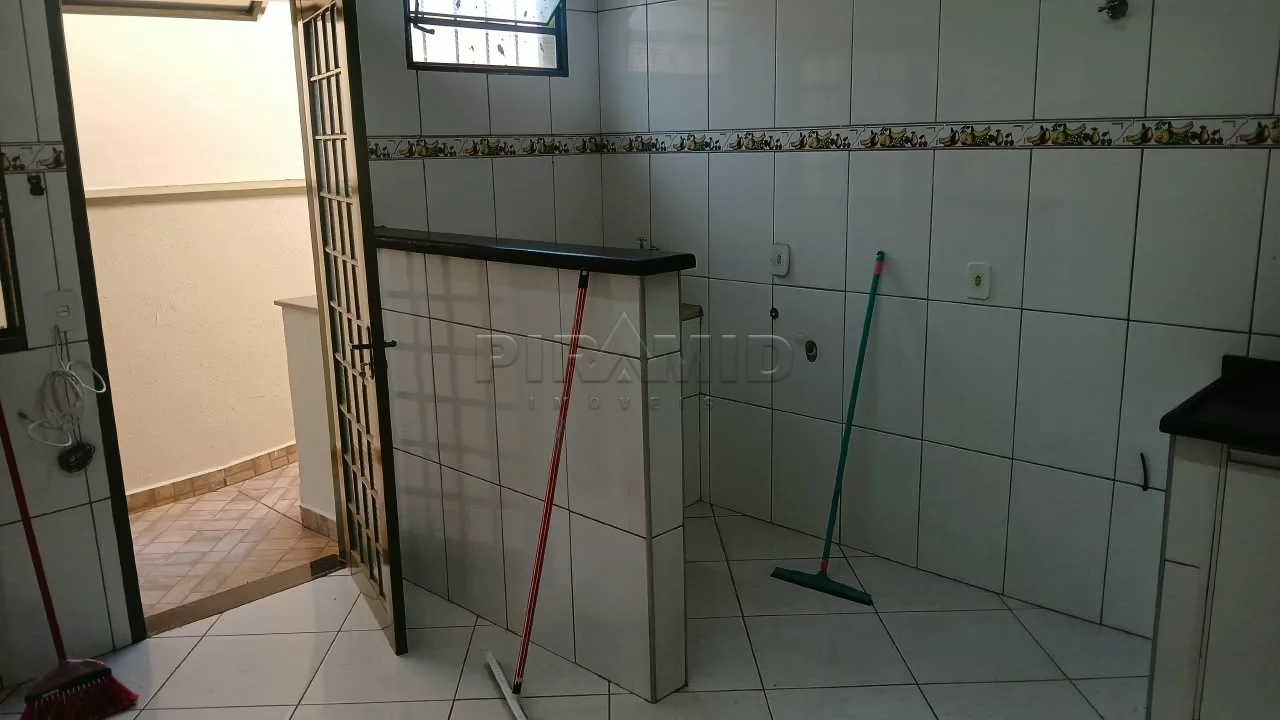 Alugar Casa / Padr&atilde;o em Ribeir&atilde;o Preto R$ 1.500,00 - Foto 4