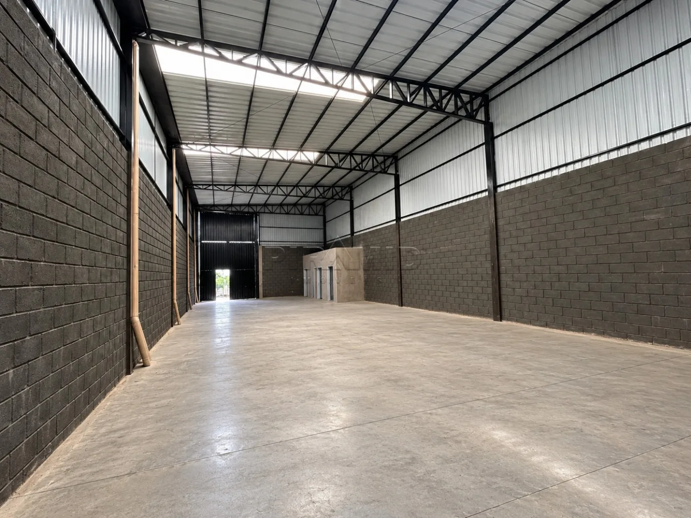 Alugar Comercial / Sal&atilde;o em Ribeir&atilde;o Preto R$ 6.500,00 - Foto 1