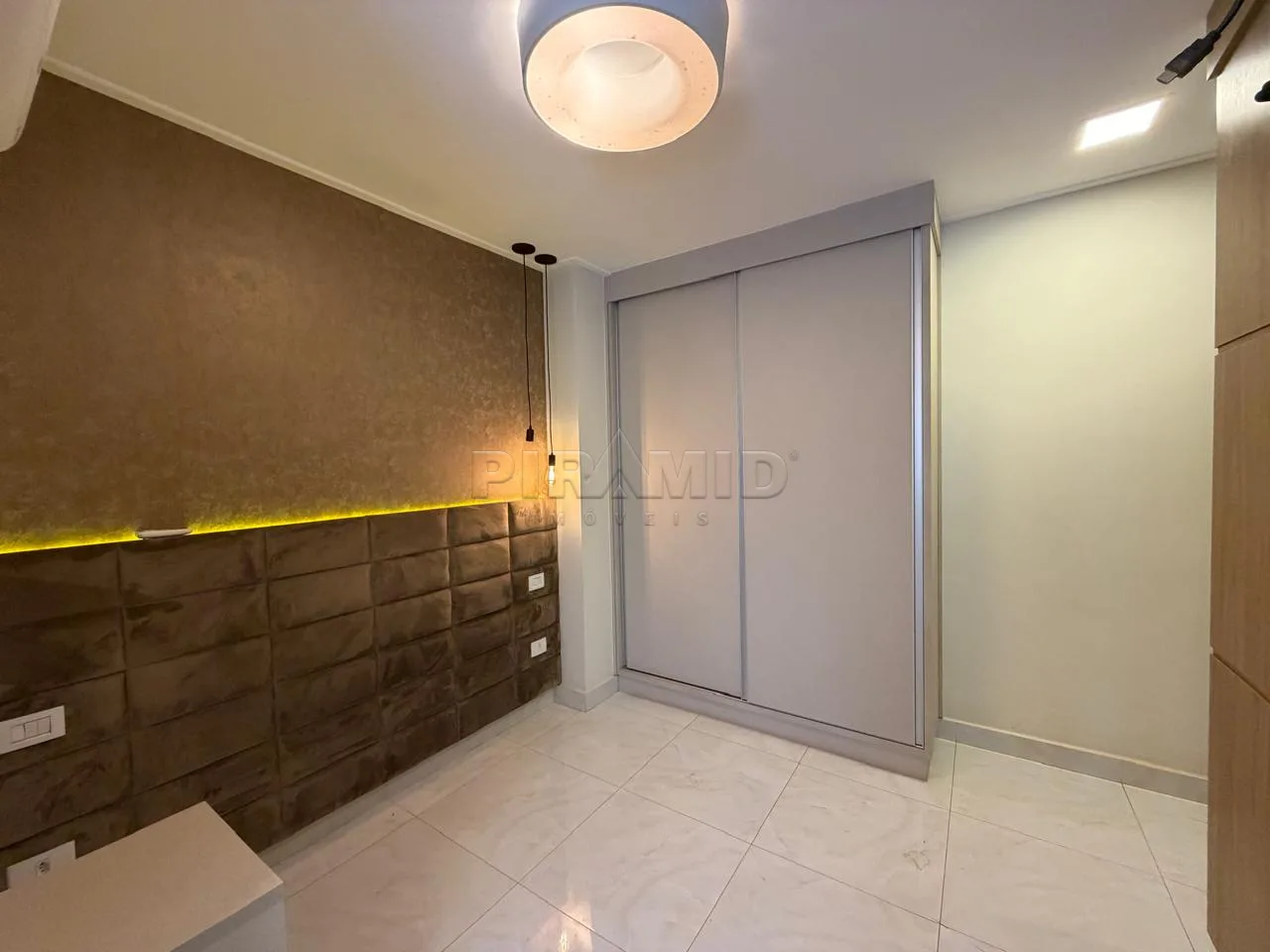 Alugar Apartamento / Padr&atilde;o em Ribeir&atilde;o Preto R$ 4.000,00 - Foto 19