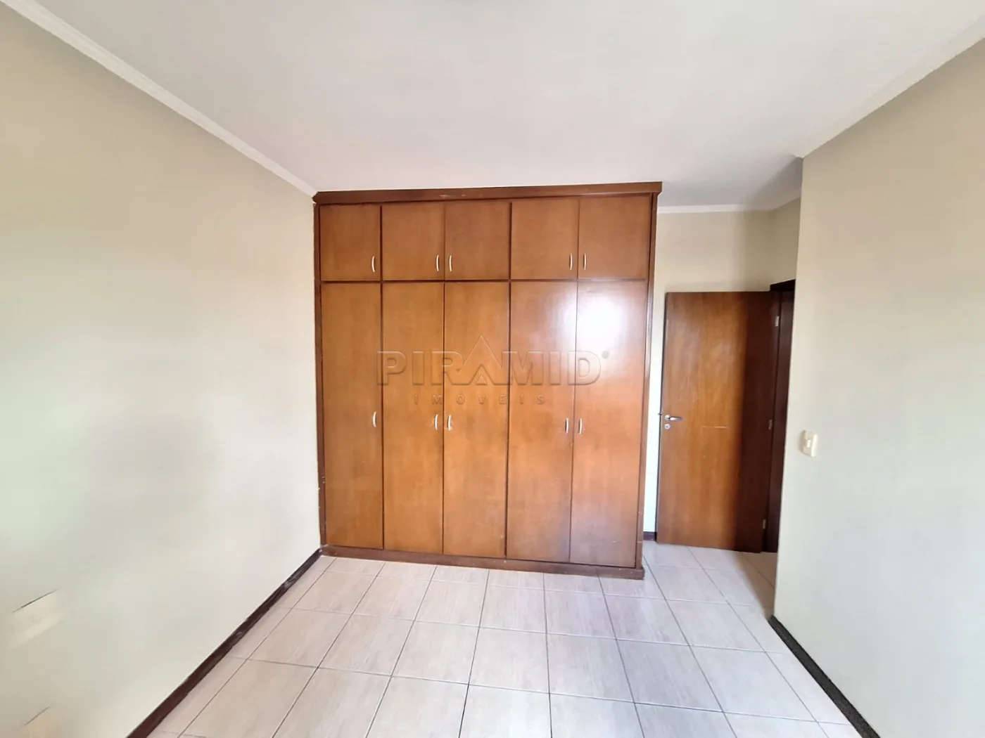 Alugar Apartamento / Padr&atilde;o em Ribeir&atilde;o Preto R$ 2.300,00 - Foto 10