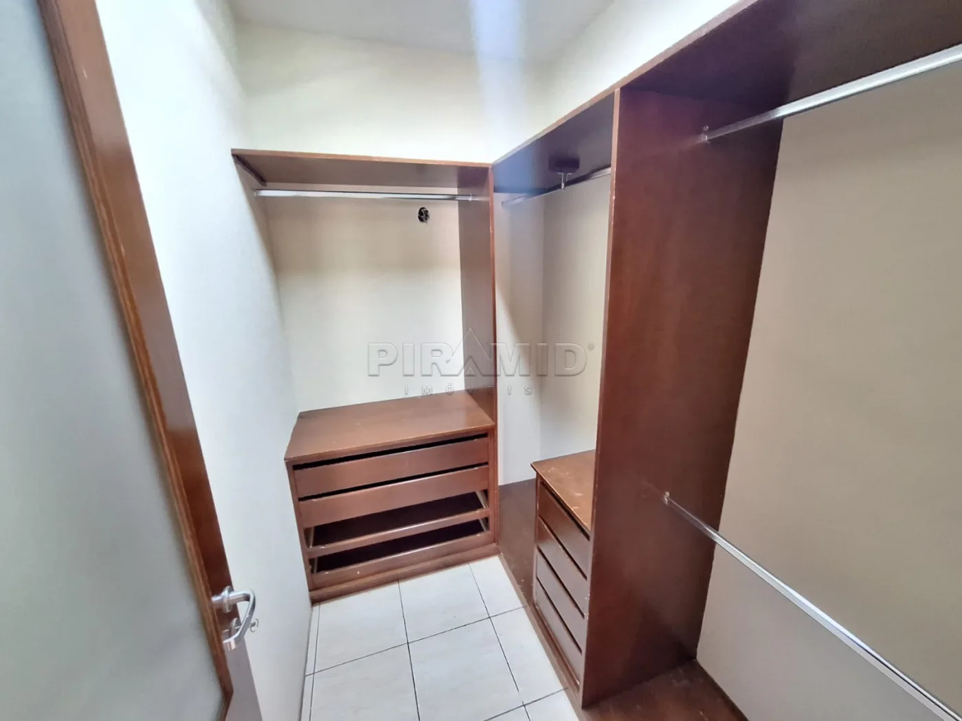 Alugar Apartamento / Padr&atilde;o em Ribeir&atilde;o Preto R$ 2.300,00 - Foto 14
