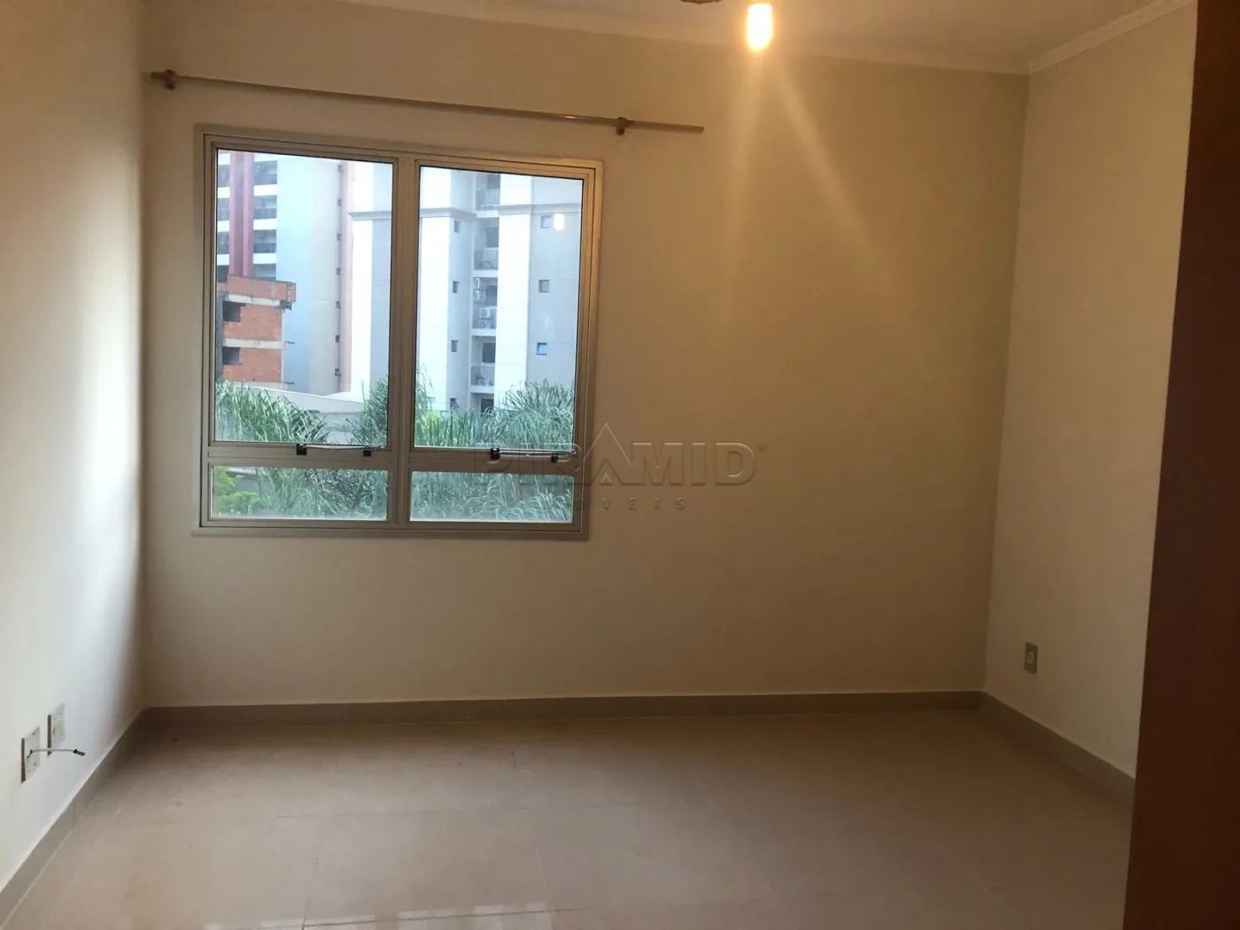 Alugar Apartamento / Kitchnet em Ribeir&atilde;o Preto R$ 1.600,00 - Foto 1