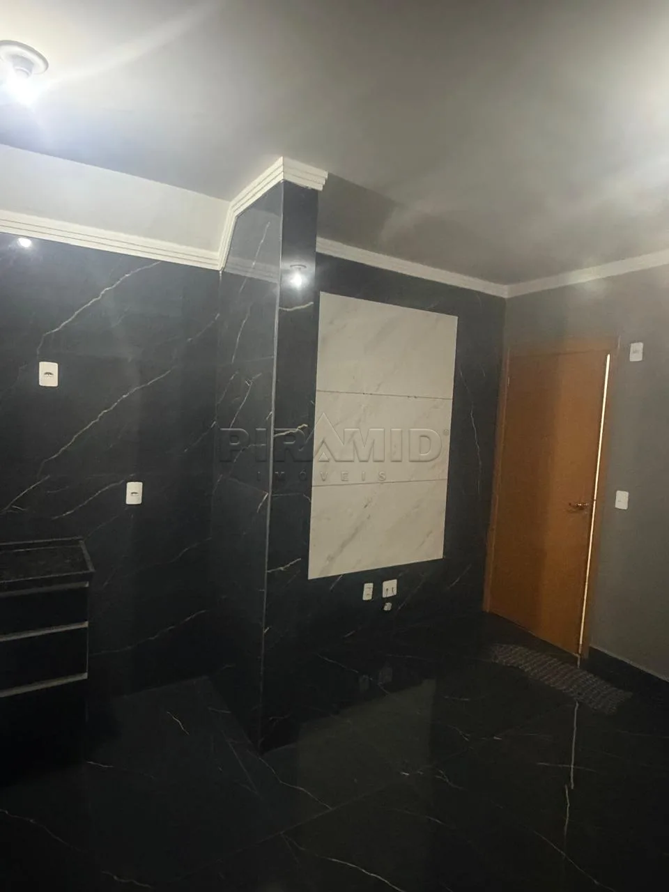 Alugar Apartamento / Padr&atilde;o em Ribeir&atilde;o Preto R$ 1.500,00 - Foto 2